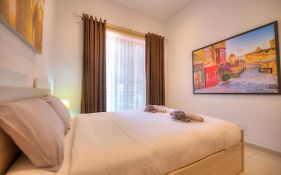 Spacious And Beautifully Furnished 3 Bedrooms/3Bathrooms Apartment With 2 Balconies Wvid1-1